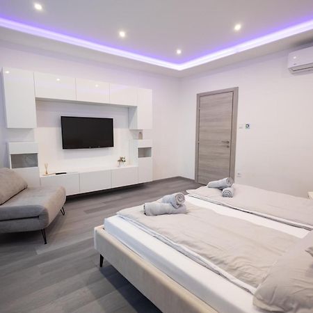Fonix Apartman Debrecen Ngoại thất bức ảnh